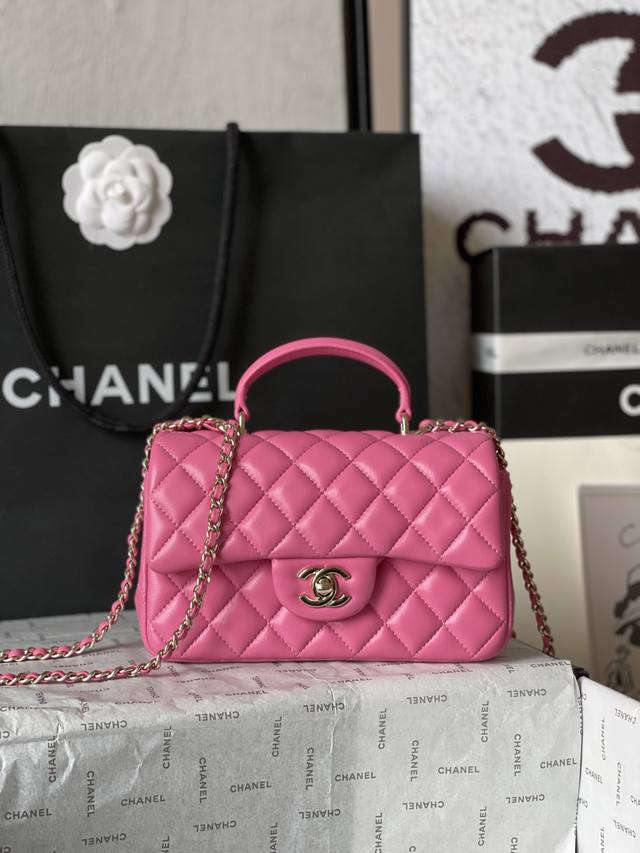 新款新品 法国高端定制品 Chane1 As2431# 秋冬季最新款，羊皮系列：Cf手提系列。 专柜限量抢购版，一包难求，贵气临人，加上这次的设计延续了cf的经