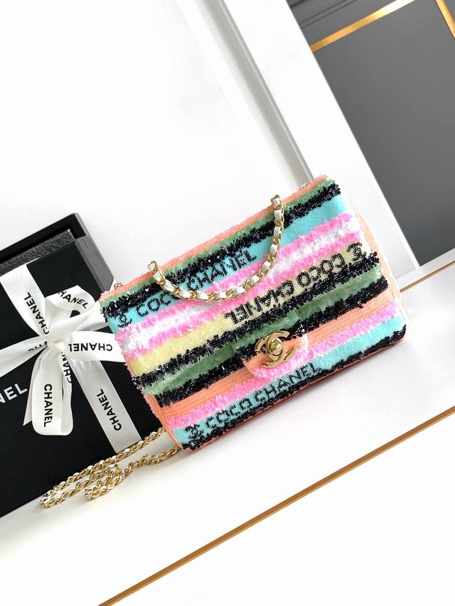 Ohanel Cf超闪亮片珠片包出货啦夏日滤镜,So Black炸街超酷实物简直美炸了超级少有的爆款珠片性价比超高本季最值得买的包四个颜色亮片的拼接,闪闪惹人爱 Ohanel Cf超闪亮片珠片包出货啦夏日滤镜,So Black炸街超酷实物简直美炸了超级少有的爆款珠片性价比超高本季最值得买的包四个颜色亮片的拼接,闪闪惹人爱