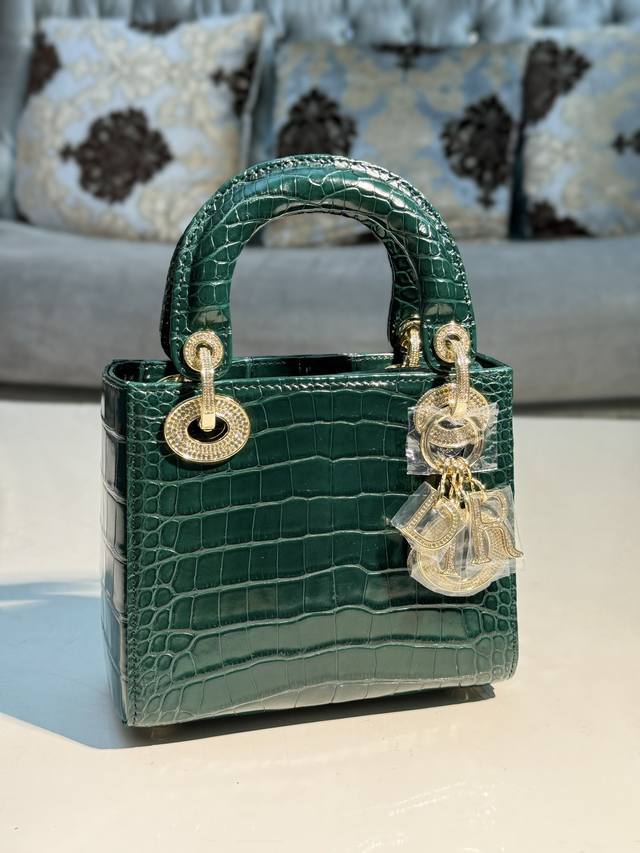 极品原版皮 三格17Cm钻扣+鳄鱼皮 全手工 每个颜色绝美，每个颜色都对原版[机智]