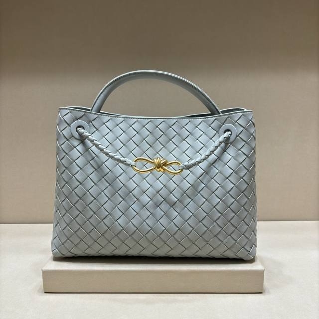 正品级 顶级新款andiamo编织手袋真的是火遍全球！！海内外明星纷纷上身，奥斯卡影后杨紫琼都带它出街，宋佳、崔雅拉、俞飞鸿、三吉彩花、Rosie Huntin