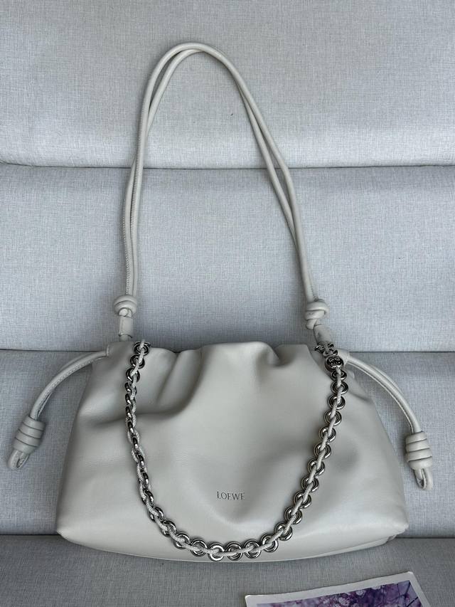 原厂皮 新品 1774 上配套金屬鏈條+1條長肩帶 柔软纳帕羊皮革 Flamenco Purse 手拿包 大號30-10.5-20 Flamenco Purse 原厂皮 新品 1774 上配套金屬鏈條+1條長肩帶 柔软纳帕羊皮革 Flamenco Purse 手拿包 大號30-10.5-20 Flamenco Purse