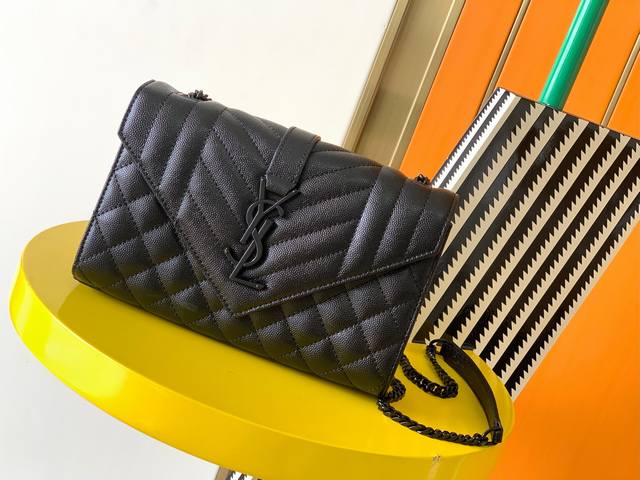 正品级 原厂皮 ##小号21Cm 粒面压花绗缝纹真皮信封包经典就是永恒,美出天际的v纹拼菱格的鱼子酱纹路,意大利zp原厂牛皮搭配醒目y家logo,大气时尚集于一 正品级 原厂皮 ##小号21Cm 粒面压花绗缝纹真皮信封包经典就是永恒,美出天际的v纹拼菱格的鱼子酱纹路,意大利zp原厂牛皮搭配醒目y家logo,大气时尚集于一