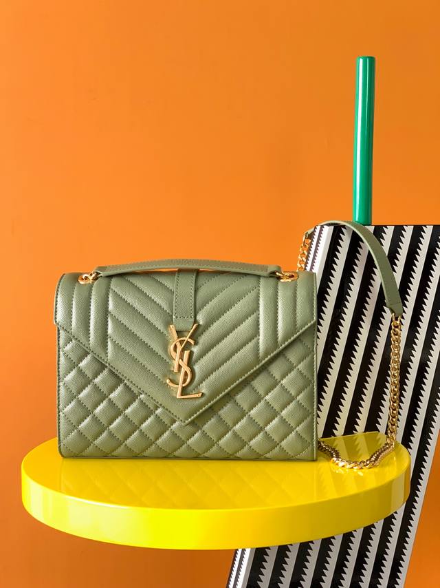 正品级 原厂皮 ##24Cm原厂皮 中号粒面压花绗缝真皮信封包，经典就是永恒，美出天际的v纹拼菱格的鱼子酱纹路，意大利原厂牛皮搭配醒目y家logo，大气时尚集于