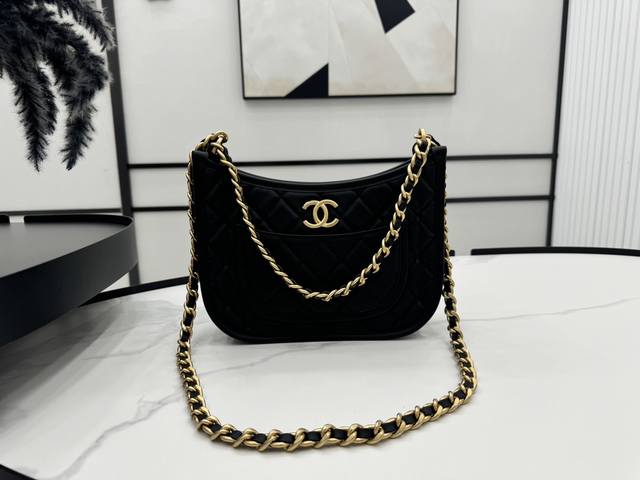 As4666 春夏嬉皮 小号 专柜售价购入开发 大热款嬉皮包 展现了不羁潇洒的时髦风范儿 简直不要太精致了 尺寸：**