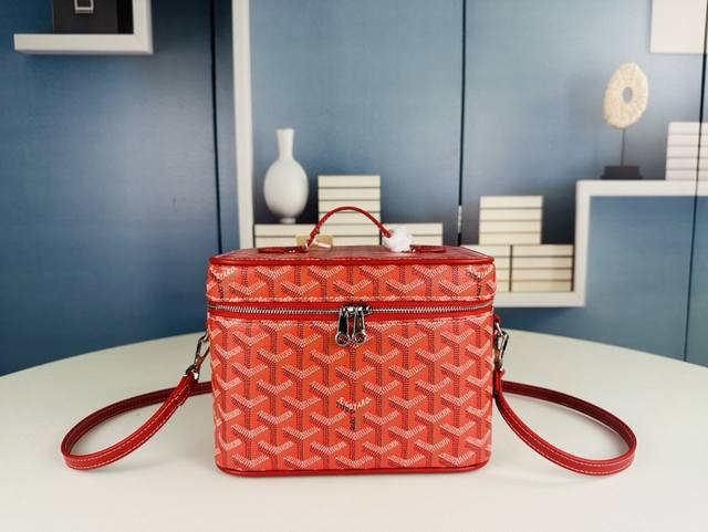 狗牙goyard高雅德新款戈雅化妆包 高雅德2021新款化妆包、Goyard Vanity Muse Bag 每个品牌都有属于他自己的化妆包、这款化妆包和其他相 狗牙goyard高雅德新款戈雅化妆包 高雅德2021新款化妆包、Goyard Vanity Muse Bag 每个品牌都有属于他自己的化妆包、这款化妆包和其他相