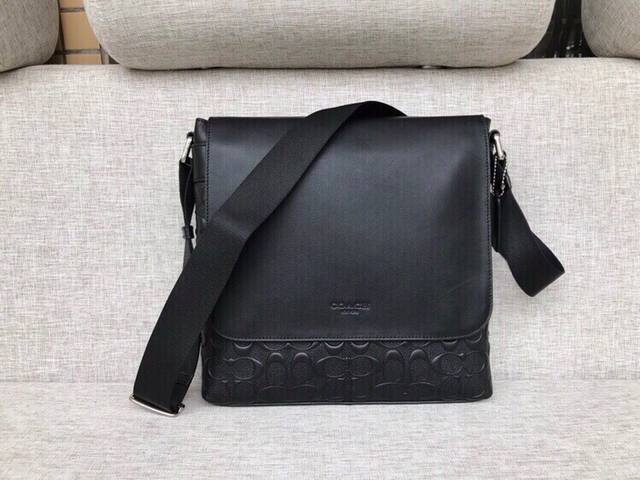 原单品质f72220 男士全皮压花单肩斜挎包休闲包 百塔款 百分百头层牛皮材质！尺寸:28*30*5Cm.