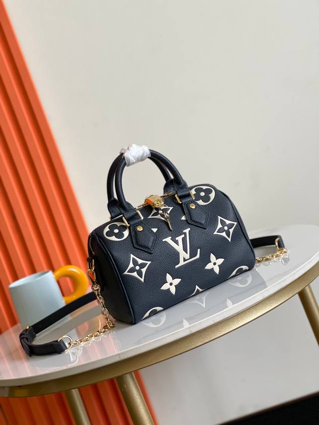 顶级原单九色现货m58953,M46575本款 Speedy Bandoulière 20 手袋设计精巧,风格时尚,可随心携带日常所需。采用光滑的 Monogr 顶级原单九色现货m58953,M46575本款 Speedy Bandoulière 20 手袋设计精巧,风格时尚,可随心携带日常所需。采用光滑的 Monogr