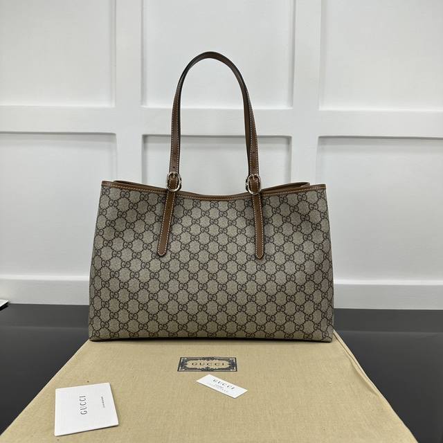 Gucci新专款柜品质，顶级原单货，原厂皮，原厂五金、实物实拍，款号:815213杏棕 尺寸:W38Xh25.5X15Cm，