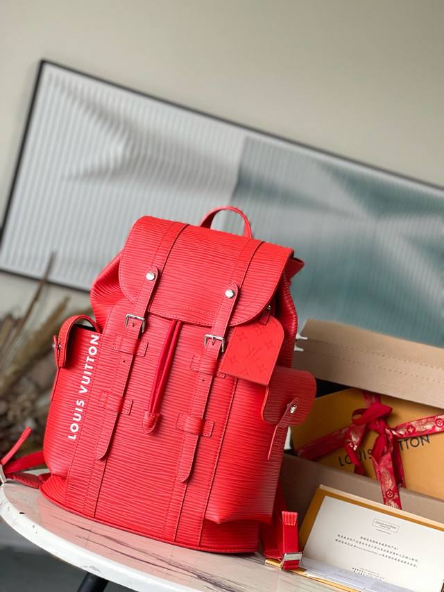 头层皮 顶原级单m23764红色 黑色 本款 Christopher 中双号肩包延续牌品经设典计，选取亮色 Epi Xl 粒皮面革展露传统 Epi 压的纹放版大