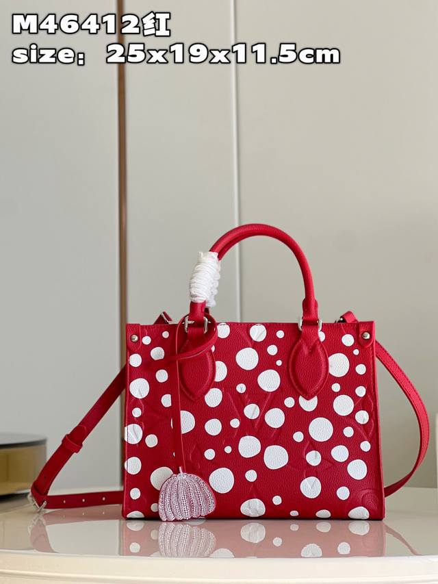 头层皮 顶级原单 独家实拍 M46412红 波点大师草间弥生联名系列 Onthego 小号 Tote 包向 1968 年的经典 Sac Plat 手袋汲取灵感, 头层皮 顶级原单 独家实拍 M46412红 波点大师草间弥生联名系列 Onthego 小号 Tote 包向 1968 年的经典 Sac Plat 手袋汲取灵感,