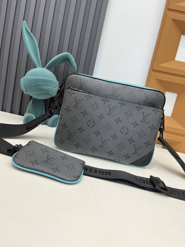 顶级原单m11648本款 11645新版本 男包三件套邮差包系列 Trio 邮差包 Trio 邮差包由 Monogram Eclipse 帆布与 Monogra