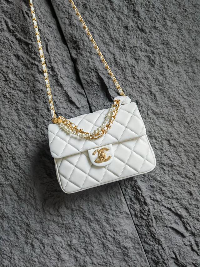 实拍 As4384 大号 24P珍珠方胖子 选用26一尺的进口山羊皮 整套五金去到180一套 懂货的就知道 这个质量是什么质量了