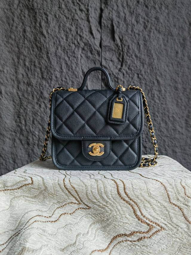 实拍 As3652 小号邮差包 原厂细纹hass皮 正装复古鎏金 认准独家品质 所见即所得 实拍 As3652 小号邮差包 原厂细纹hass皮 正装复古鎏金 认准独家品质 所见即所得