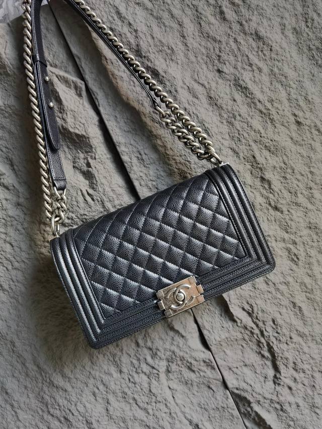 实拍 A67086 经典leboy 25Cm 黑球银扣 百分百进口hass皮 返单出 少量现货 实拍 A67086 经典leboy 25Cm 黑球银扣 百分百进口hass皮 返单出 少量现货