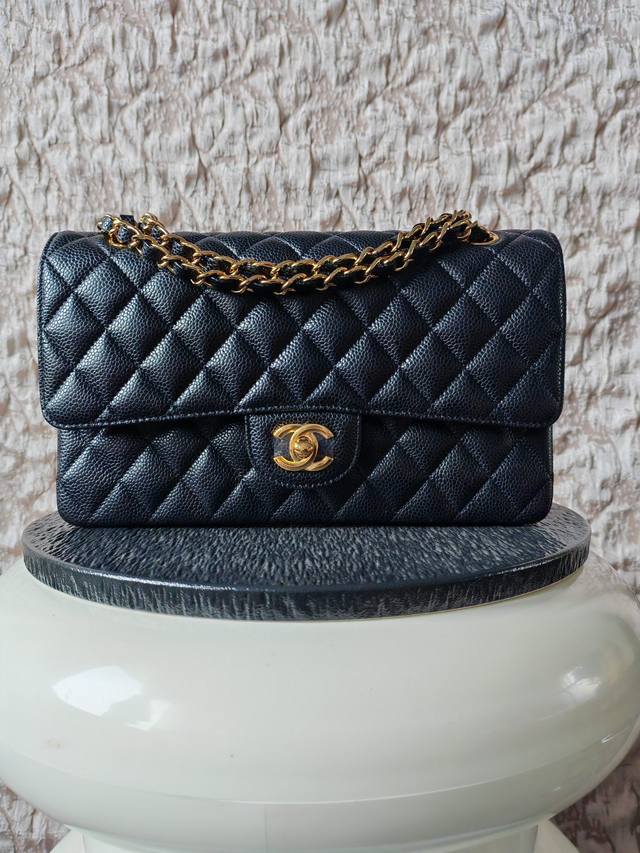 实拍 1112 黑球金扣 真正小香原厂鱼子酱 全钢五金 皮料饱满 版型调教的非常正 实拍 1112 黑球金扣 真正小香原厂鱼子酱 全钢五金 皮料饱满 版型调教的非常正