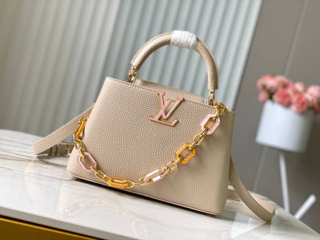 新品特级原单m25211 M48865深蓝八边形链条款 本款capucines 手袋取材明丽 Taurillon 牛皮革 为精巧链条的八边形链环镶嵌缤纷珐琅 阐