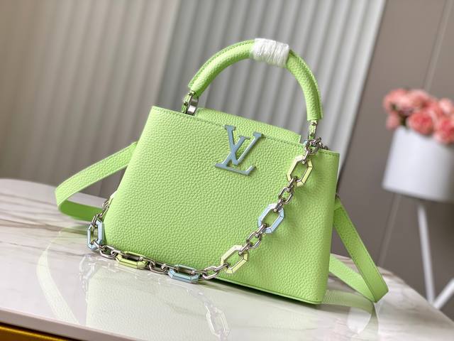 新品特级原单m24683 M48865绿色八边形链条款 本款capucines 手袋取材明丽 Taurillon 牛皮革 为精巧链条的八边形链环镶嵌缤纷珐琅 阐