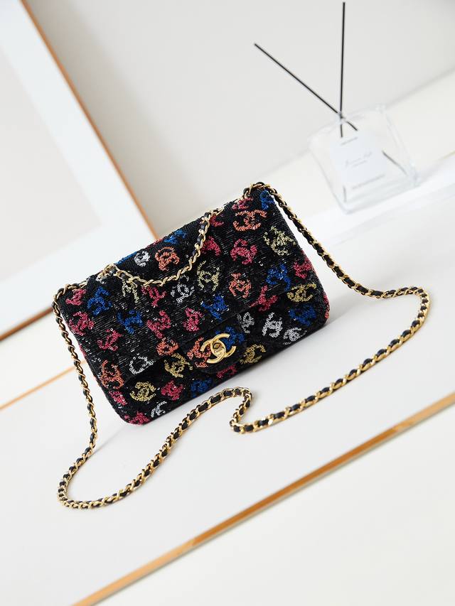 24S最喜欢的彩色亮片cf亮片我很喜欢 比皮面耐用不怕被磨损！ 款号as4561 尺寸14-21-8 全套包装