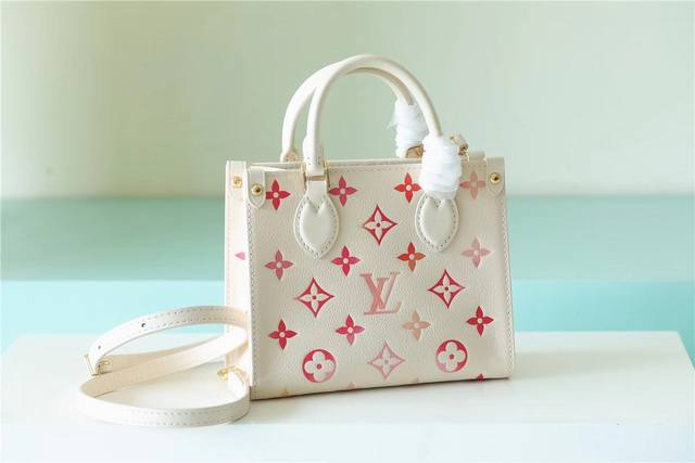 顶级原单 草莓色 M47115渐变色 M46993黑色 M47054杏色 顶级原单本款 Onthego Bb 手袋为 Monogram Empreinte 皮革