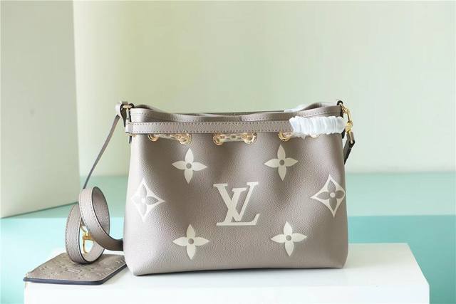 顶级原单 淡咖色丝印 Summer Bundle链条包、水桶包 M46545 ，花卉压纹渐变色调牛皮，内配可拆卸拉链手包，抽绳设计，M46545全皮压花丝印链条