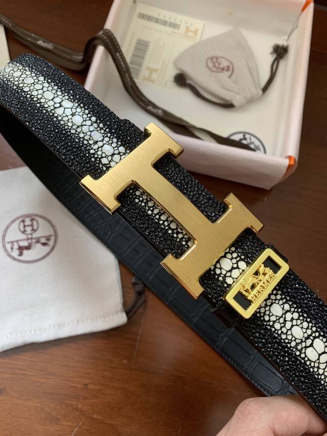 爱马仕正版同步配正版包装,高端品质原厂珍珠鱼纹搭配亚光鳄鱼肚纹皮料定制,进口双面头层牛皮搭配,正版开模,纯钢挂扣 宽度3.8Cm 高清实拍大图 ,保质保量 爱马仕正版同步配正版包装,高端品质原厂珍珠鱼纹搭配亚光鳄鱼肚纹皮料定制,进口双面头层牛皮搭配,正版开模,纯钢挂扣 宽度3.8Cm 高清实拍大图 ,保质保量