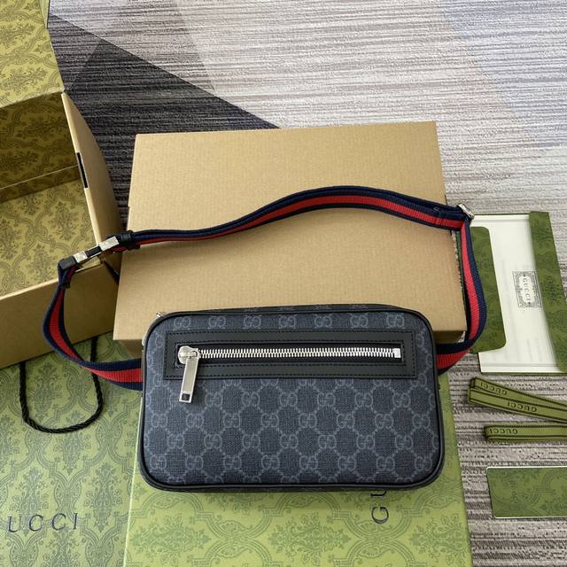 配全套包装 新品 Gg配拉链袋gg腰包 经典gg Supreme帆布以质地柔软且富有延展性而著称,是品牌历经岁月洗礼却从未褪色的经典面料之一。该面料以超细纤维涂 配全套包装 新品 Gg配拉链袋gg腰包 经典gg Supreme帆布以质地柔软且富有延展性而著称,是品牌历经岁月洗礼却从未褪色的经典面料之一。该面料以超细纤维涂