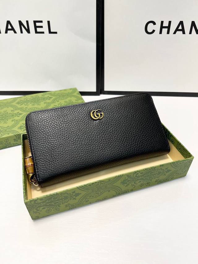 颜色 黑尺寸 19X10官网同步 竹节系列男女通用,竹节拉链钱包别致时尚百搭! 颜色 黑尺寸 19X10官网同步 竹节系列男女通用,竹节拉链钱包别致时尚百搭!