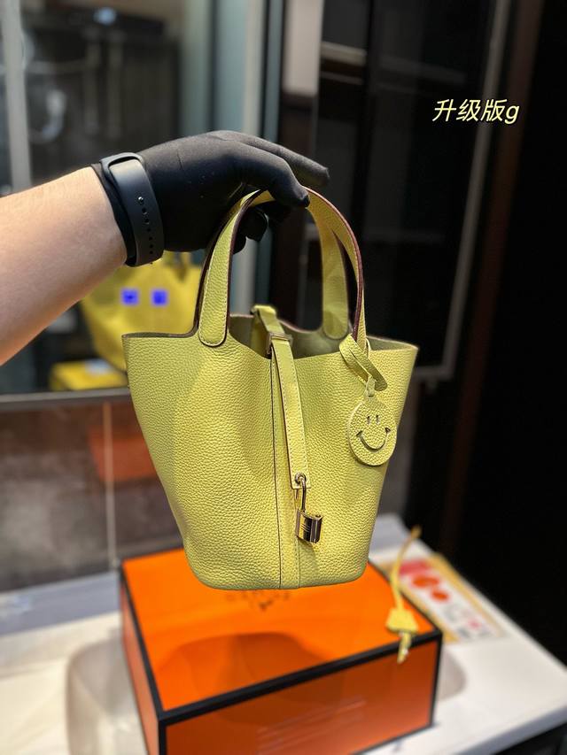 Hermès Picotin菜篮子如果出门仅可以带一个包包，那必然是爱马仕菜篮子奢侈品中的经典之作，包身日本zp 五金及印刻国内组装！媲美专柜的版本 尺寸：18