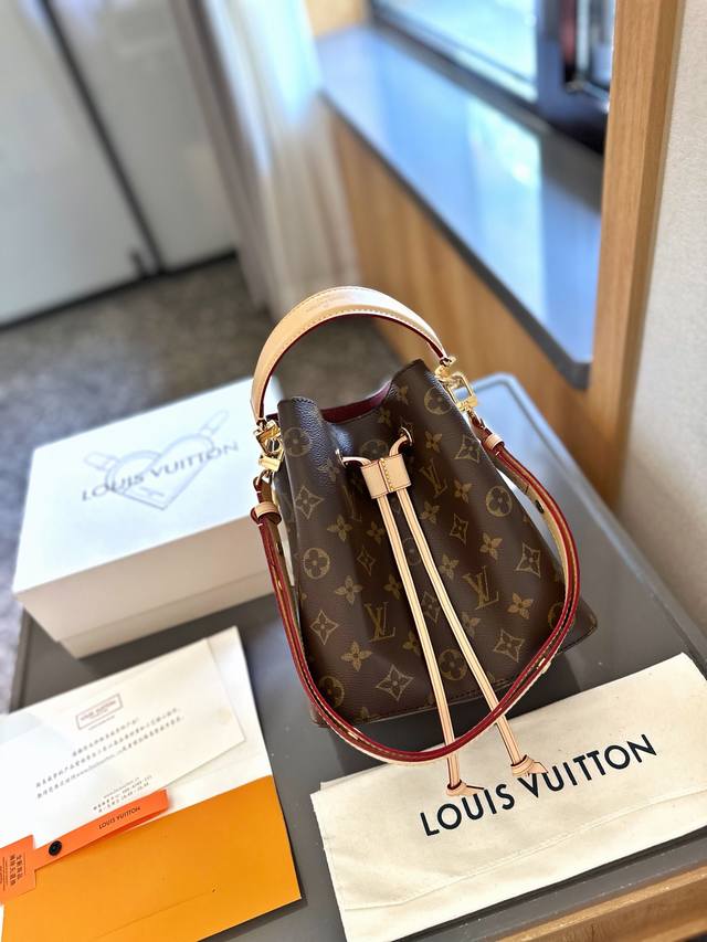 顶级芯片版 “折叠礼盒官网飞机盒” Lv Neonoe Bb水桶它来了 Lv小水桶！最新尺寸 Neonoe Bb Mini新款小水桶，大爆款的节奏，尺寸更深得人