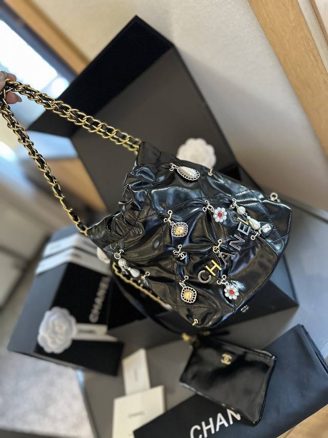 折叠礼盒包装 Chanel 2024Ss迷你垃圾袋#大爆款预测 天呐chanel Mini垃圾袋也太美了叭颐 预测下一个大爆款翻 好想拥有 #香奈儿垃圾袋 #C 折叠礼盒包装 Chanel 2024Ss迷你垃圾袋#大爆款预测 天呐chanel Mini垃圾袋也太美了叭颐 预测下一个大爆款翻 好想拥有 #香奈儿垃圾袋 #C