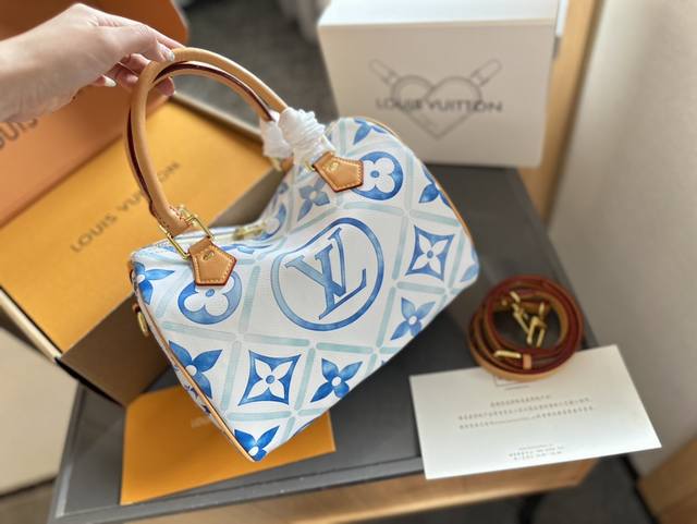 折叠礼盒包装 Lv Speedy 25Cm枕头包 无论版型 内里和专柜毫无差别 真正原版复刻 内里可拆卸 火遍全球的爆款机场大包 机车女神包 明星同款 贵气而充