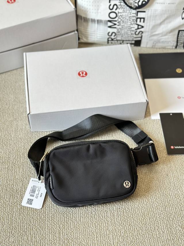 Lululemon Everywhere腰包 时髦单品 解放双手 运动户外骑行首选包包 运动户外、健身骑行首选腰包 胸包,旅游休闲也很合适,时髦单品 解放双手 Lululemon Everywhere腰包 时髦单品 解放双手 运动户外骑行首选包包 运动户外、健身骑行首选腰包 胸包,旅游休闲也很合适,时髦单品 解放双手