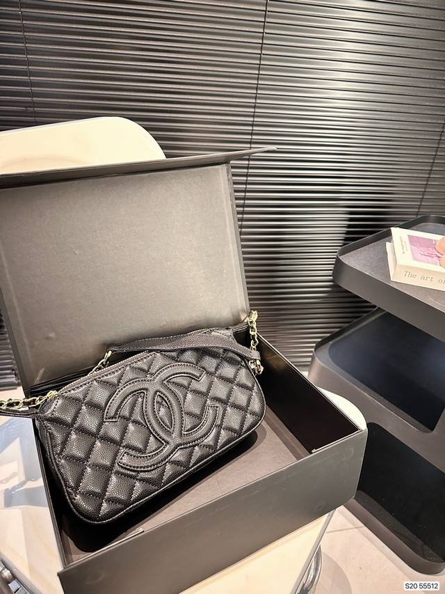 配折叠盒子 香奈儿腋下包 开挂般的存在包身轻便 百搭给予满满的高级感尺寸：25 14 货号55512