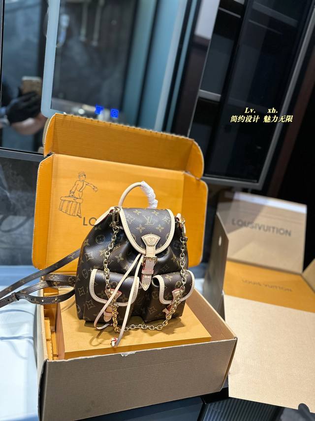 折叠飞机礼盒 Lv 也有duma 双肩包啦 这款玲珑且实用的excursion小号背包采用monogram帆布材质,配以皮革饰边。洋溢徒步风度。主隔层采用可调节 折叠飞机礼盒 Lv 也有duma 双肩包啦 这款玲珑且实用的excursion小号背包采用monogram帆布材质,配以皮革饰边。洋溢徒步风度。主隔层采用可调节