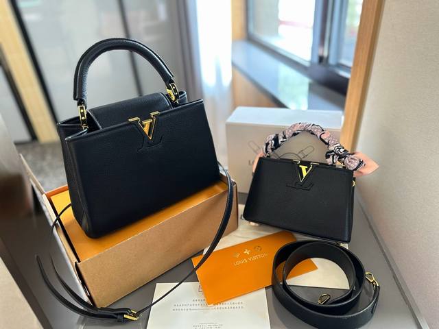 折叠礼盒包装.送丝巾 Lv Capucines 作为lv代表性高定包款之一的capucines手袋，每一季都会尝试不同的设计，并搭配新配色、新材质与新饰面。更加