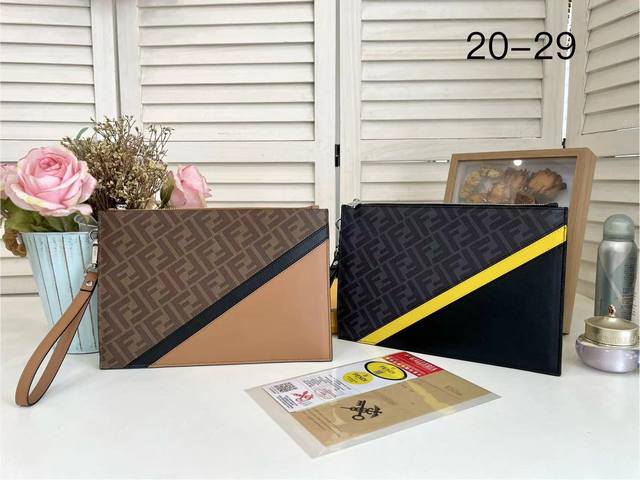 芬迪，进口纳帕牛皮，原版五金感真棒。顶级设计师打造休闲风格制作超顺滑拉链、顶级油边平滑、 超大容量空间设计多卡位+暗格拉链、 设计精雕细琢一分不差，匠心制作有口