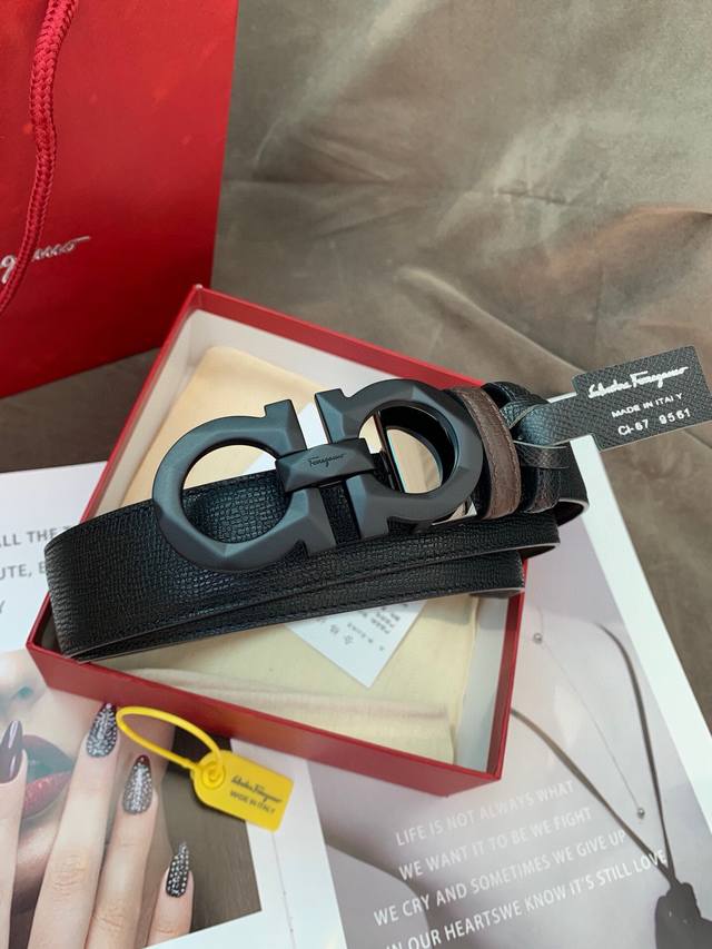 礼物首选ferragamo菲拉格慕 皮带将摩登设计与精湛的手工技艺完美结合 打造出风格华贵典雅，实用性和款式并重；3.5Cm宽 搭配最新原版真空电镀五金扣，不易