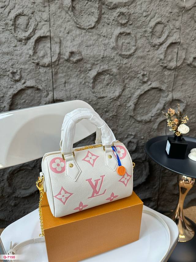 配折叠盒 Lv 枕头包 独特的艺术气息 颜值高集美必入 尺寸20 14Cm