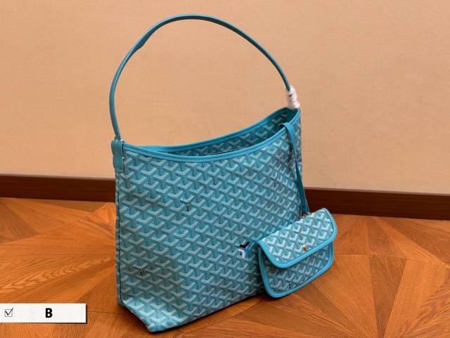 Size：32*25Cm 戈雅 新品hobo腋下包 完美1:1定制 从头到尾全部都是客订哦！ Hobo太适合通勤啦！ 搜索戈雅 购物袋