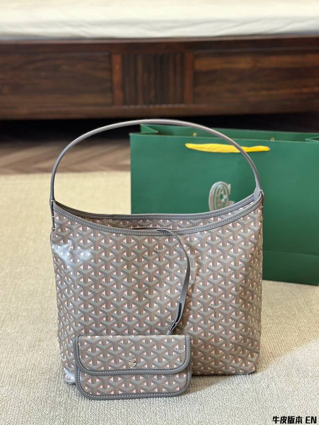 牛皮版本 拉链款 Goyard戈雅购物袋 配小包 王菲同款 购物袋 购物袋低调又耐看的大牌 非常玩味好凹造型 时髦人都应该入一个 尺寸:35 28 Cm 牛皮版本 拉链款 Goyard戈雅购物袋 配小包 王菲同款 购物袋 购物袋低调又耐看的大牌 非常玩味好凹造型 时髦人都应该入一个 尺寸:35 28 Cm