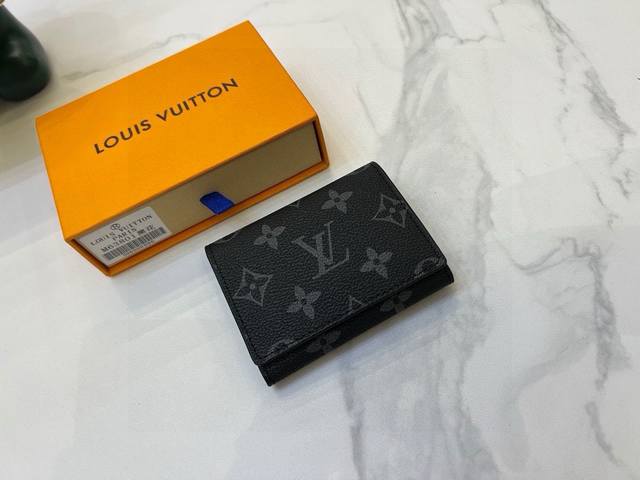 63801 Lv 专柜爆款 女士卡包钱包 两折款 顶级pvc 配牛皮 卡位多 超薄款 1:1原单品质 简单百搭 超薄款 超级美哦 。6