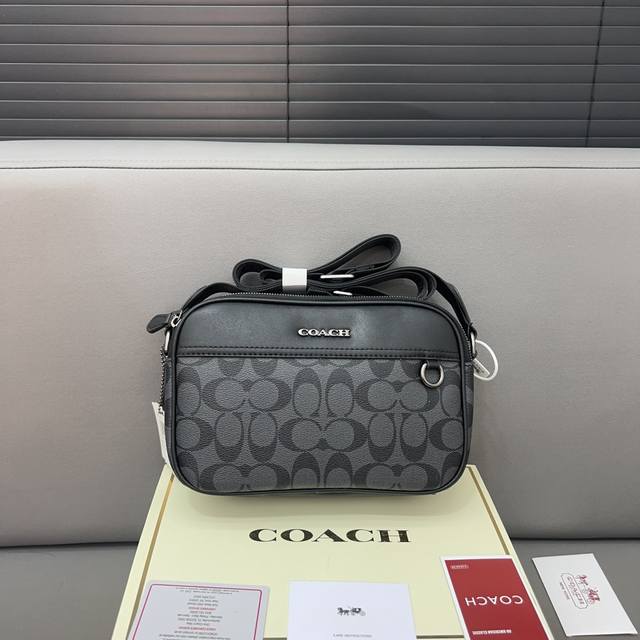 Coach 蔻驰 Graham相机包 男女通用单肩包 经典logo搭配原厂工艺材质 休闲百搭 采用精湛镶嵌细工，实物拍摄 原厂原版面料 配送防尘袋 折叠礼盒 2