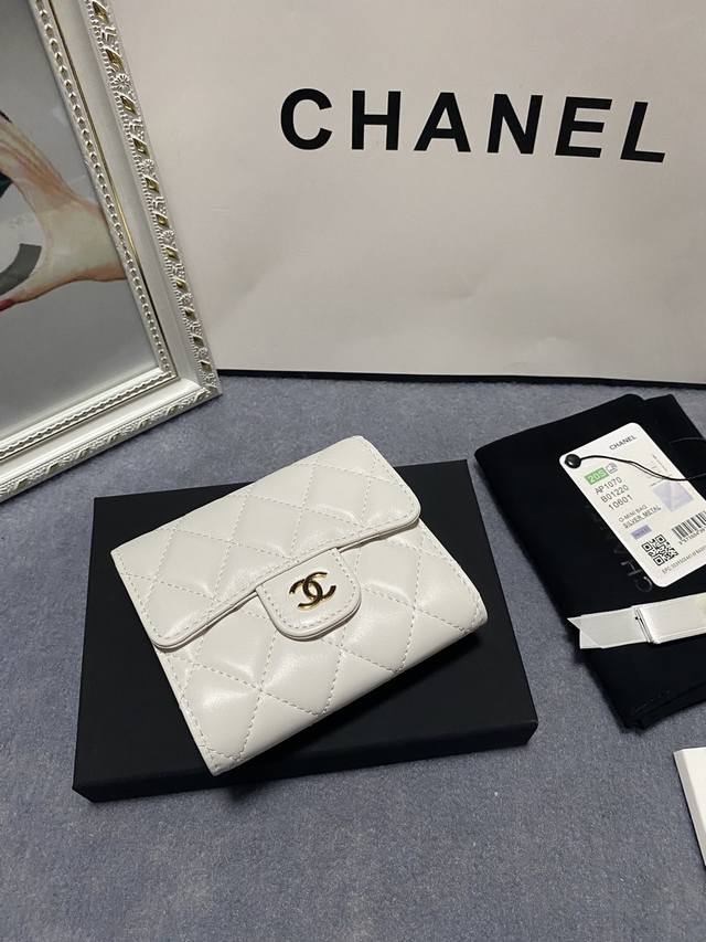 Chanel．型号 、进口原版平纹小羊皮：尺寸12*10*3.5、260 - 点击图像关闭