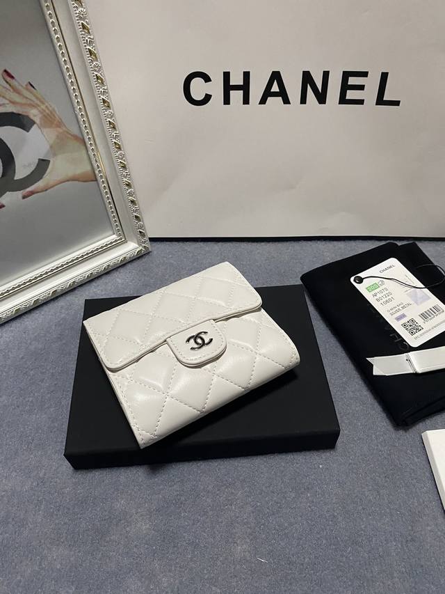 Chanel．型号 、进口原版平纹小羊皮：尺寸12*10*3.5、260