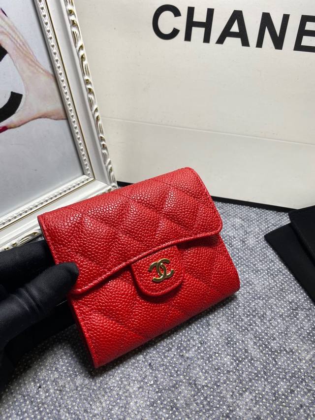 Chanel．型号1070、进口原版球纹牛皮、尺寸12*10*3.5、