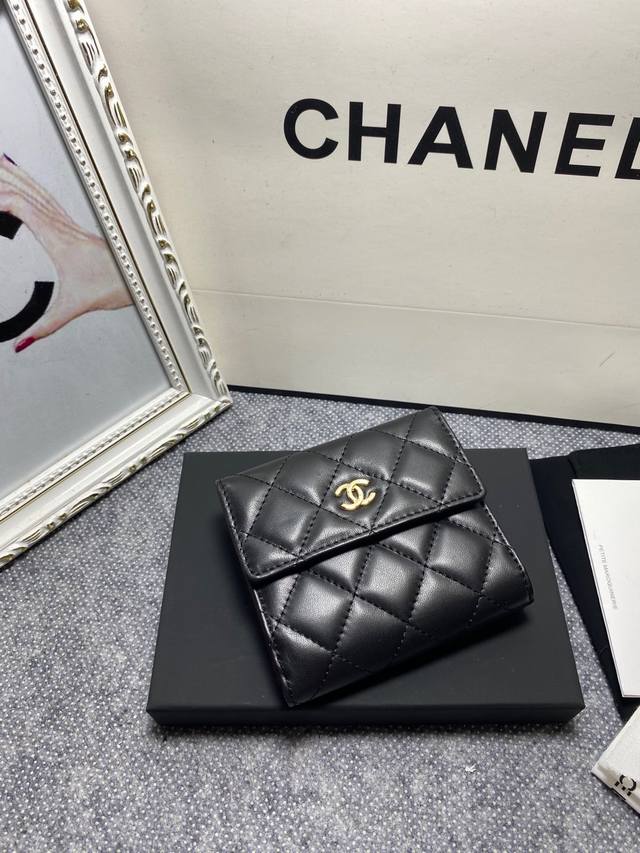 Chanel．型号2077、进口羊皮、尺寸11*10*3、