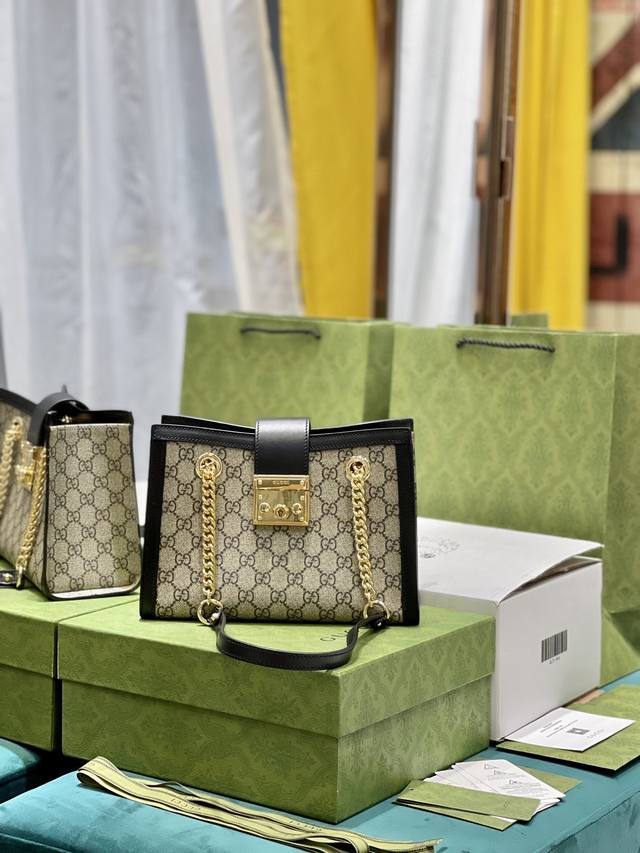 正品级 原厂皮升级版 小号 Supreme帆布精心打造人称第二眼美人的翻盖单肩手提链条包! 果然是不错啊,氧气感很足! 专柜经常断货,买它都是需要靠运气! 这款 正品级 原厂皮升级版 小号 Supreme帆布精心打造人称第二眼美人的翻盖单肩手提链条包! 果然是不错啊,氧气感很足! 专柜经常断货,买它都是需要靠运气! 这款