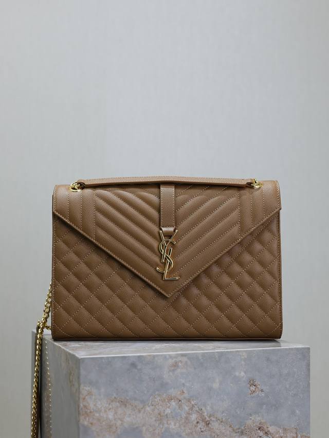 正品级 焦糖金扣 Envelope_信封包 经典就是永恒，美出天际的v纹拼菱格鱼子酱纹路，意大利牛皮搭配醒目y家logo，大气时尚集于一身！一链三背，单链条斜挎