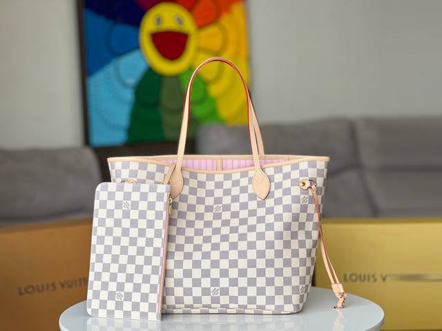 正品级 对版开发细节完美原单五金 实拍n41605白格芭蕾粉 经典购物袋重新翻拍 Neverfull 全新演绎经典手袋，探索袋内精致细节。重新设计的内袋采用了清