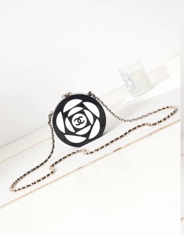 Chanel2024新款山茶花限量版晚宴包